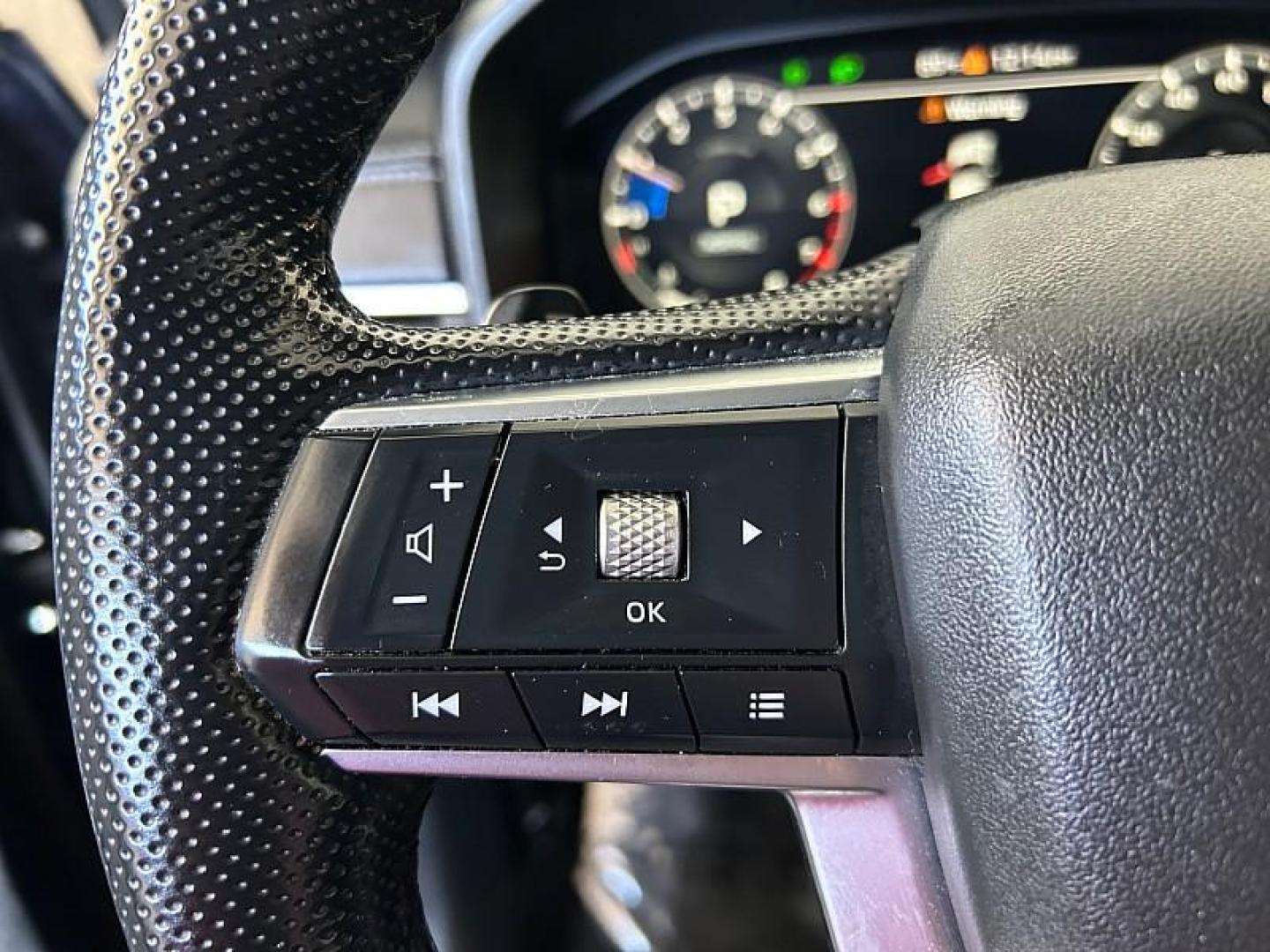 2022 BLUE Mitsubishi Outlander (JA4J3UA86NZ) with an 4-Cyl 2.5 Liter engine, Automatic CVT transmission, located at 412 Auto Vista Drive, Palmdale, 93551, (661) 945-0620, 34.592636, -118.136681 - Photo#28