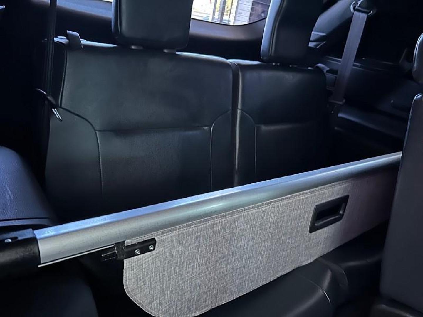 2022 BLUE Mitsubishi Outlander (JA4J3UA86NZ) with an 4-Cyl 2.5 Liter engine, Automatic CVT transmission, located at 412 Auto Vista Drive, Palmdale, 93551, (661) 945-0620, 34.592636, -118.136681 - Photo#29