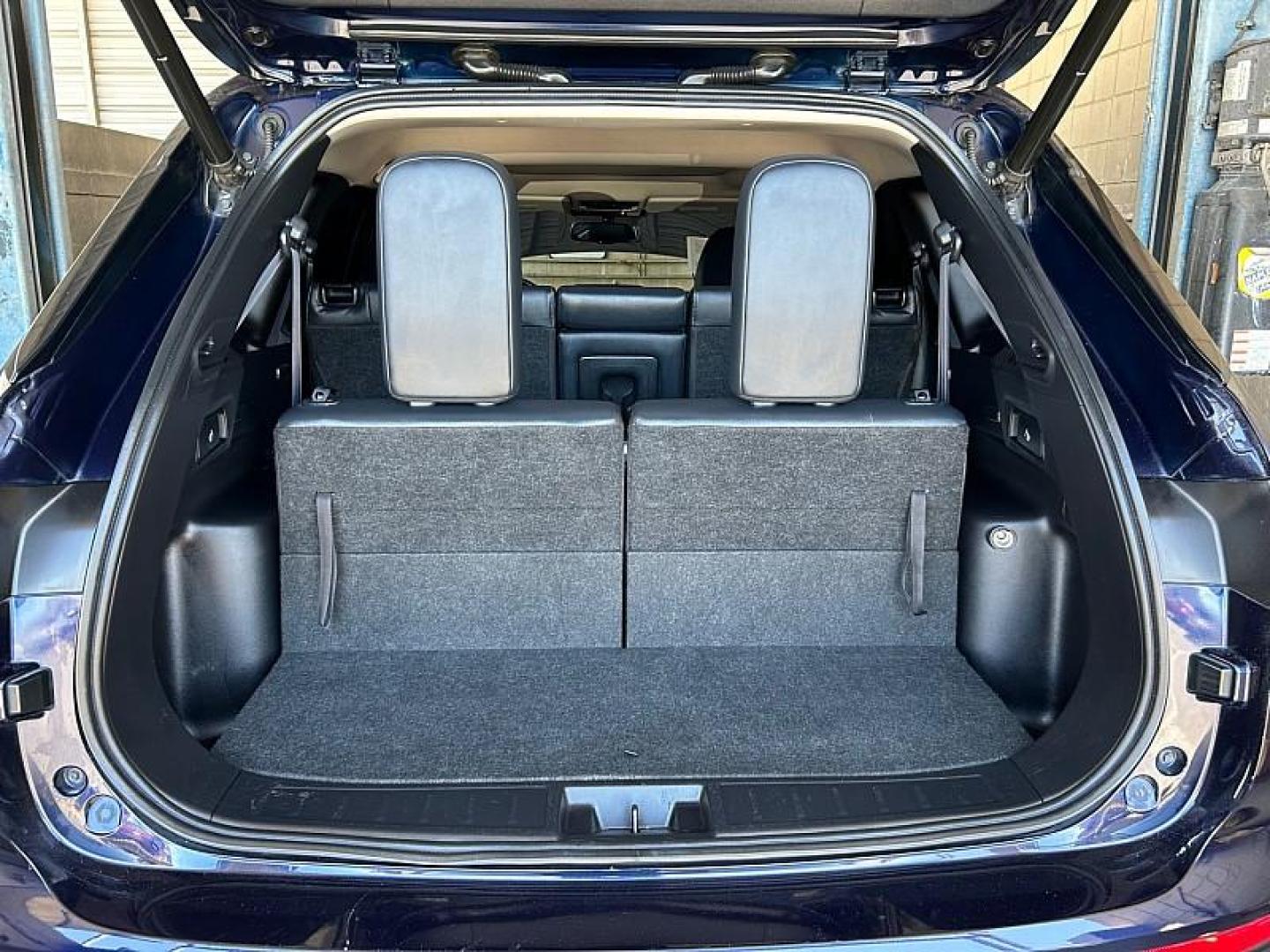 2022 BLUE Mitsubishi Outlander (JA4J3UA86NZ) with an 4-Cyl 2.5 Liter engine, Automatic CVT transmission, located at 412 Auto Vista Drive, Palmdale, 93551, (661) 945-0620, 34.592636, -118.136681 - Photo#30