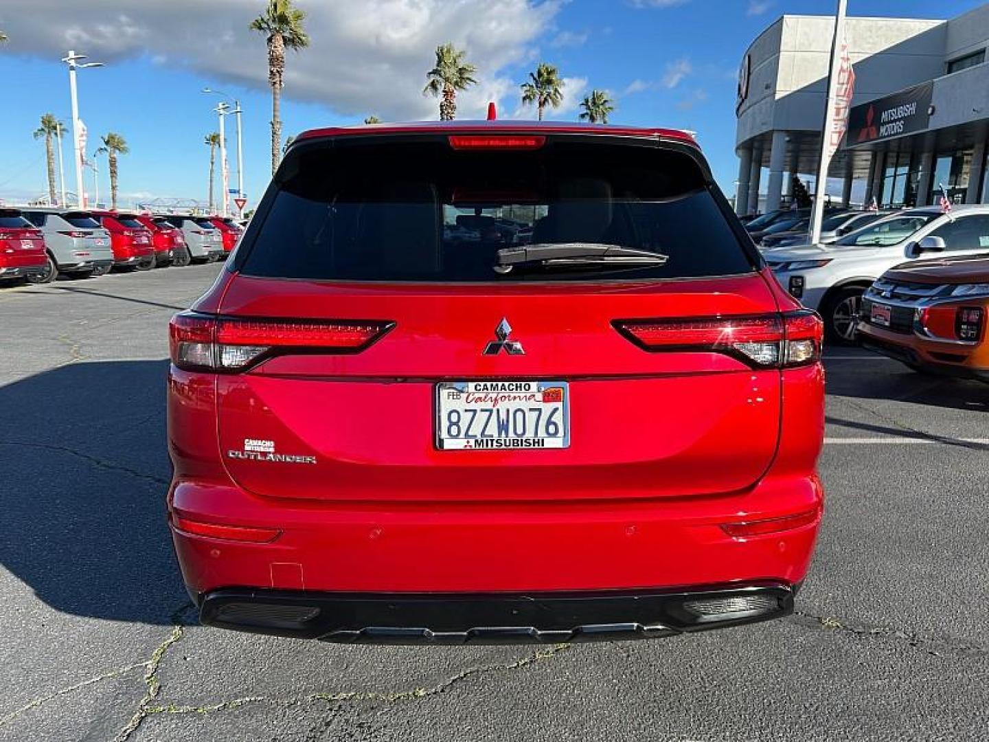 2022 RED Mitsubishi Outlander (JA4J3UA84NZ) with an 4-Cyl 2.5 Liter engine, Automatic CVT transmission, located at 412 Auto Vista Drive, Palmdale, 93551, (661) 945-0620, 34.592636, -118.136681 - Photo#3