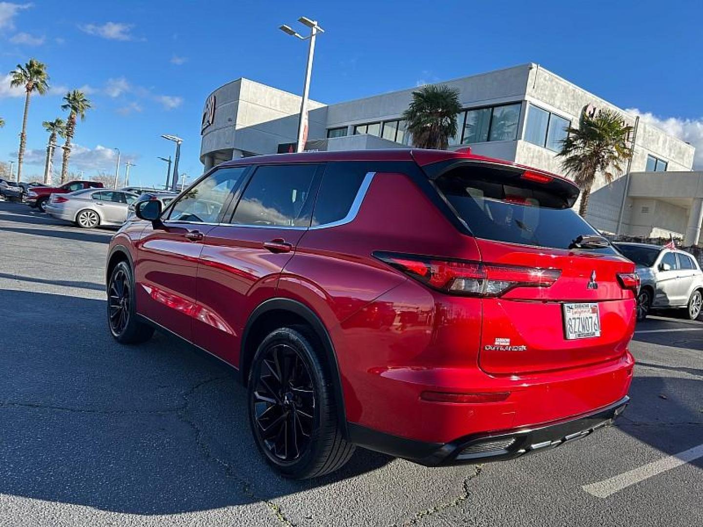 2022 RED Mitsubishi Outlander (JA4J3UA84NZ) with an 4-Cyl 2.5 Liter engine, Automatic CVT transmission, located at 412 Auto Vista Drive, Palmdale, 93551, (661) 945-0620, 34.592636, -118.136681 - Photo#4
