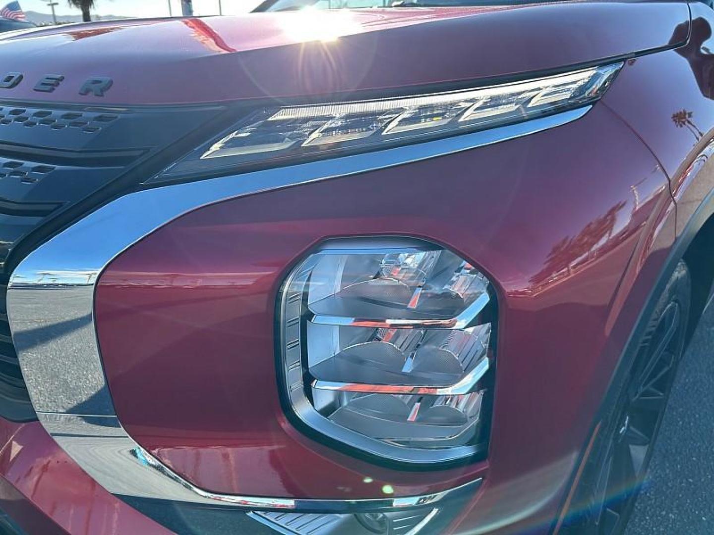 2022 RED Mitsubishi Outlander (JA4J3UA84NZ) with an 4-Cyl 2.5 Liter engine, Automatic CVT transmission, located at 412 Auto Vista Drive, Palmdale, 93551, (661) 945-0620, 34.592636, -118.136681 - Photo#11