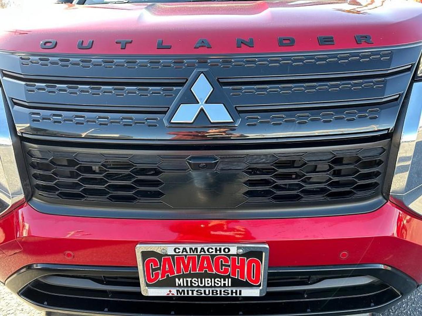 2022 RED Mitsubishi Outlander (JA4J3UA84NZ) with an 4-Cyl 2.5 Liter engine, Automatic CVT transmission, located at 412 Auto Vista Drive, Palmdale, 93551, (661) 945-0620, 34.592636, -118.136681 - Photo#12