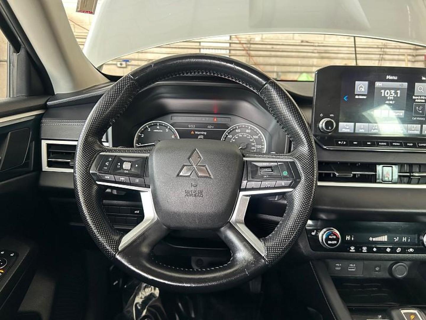 2022 SILVER Mitsubishi Outlander (JA4J3UA87NZ) with an 4-Cyl 2.5 Liter engine, Automatic CVT transmission, located at 412 Auto Vista Drive, Palmdale, 93551, (661) 945-0620, 34.592636, -118.136681 - Photo#2