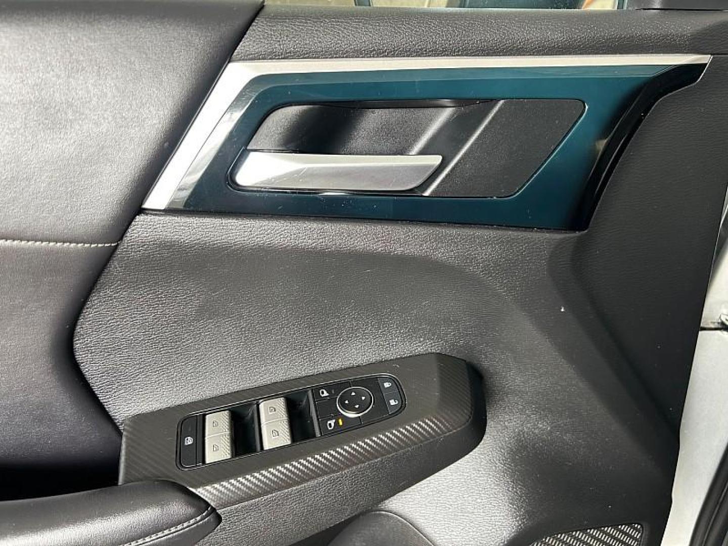 2022 SILVER Mitsubishi Outlander (JA4J3UA87NZ) with an 4-Cyl 2.5 Liter engine, Automatic CVT transmission, located at 412 Auto Vista Drive, Palmdale, 93551, (661) 945-0620, 34.592636, -118.136681 - Photo#10