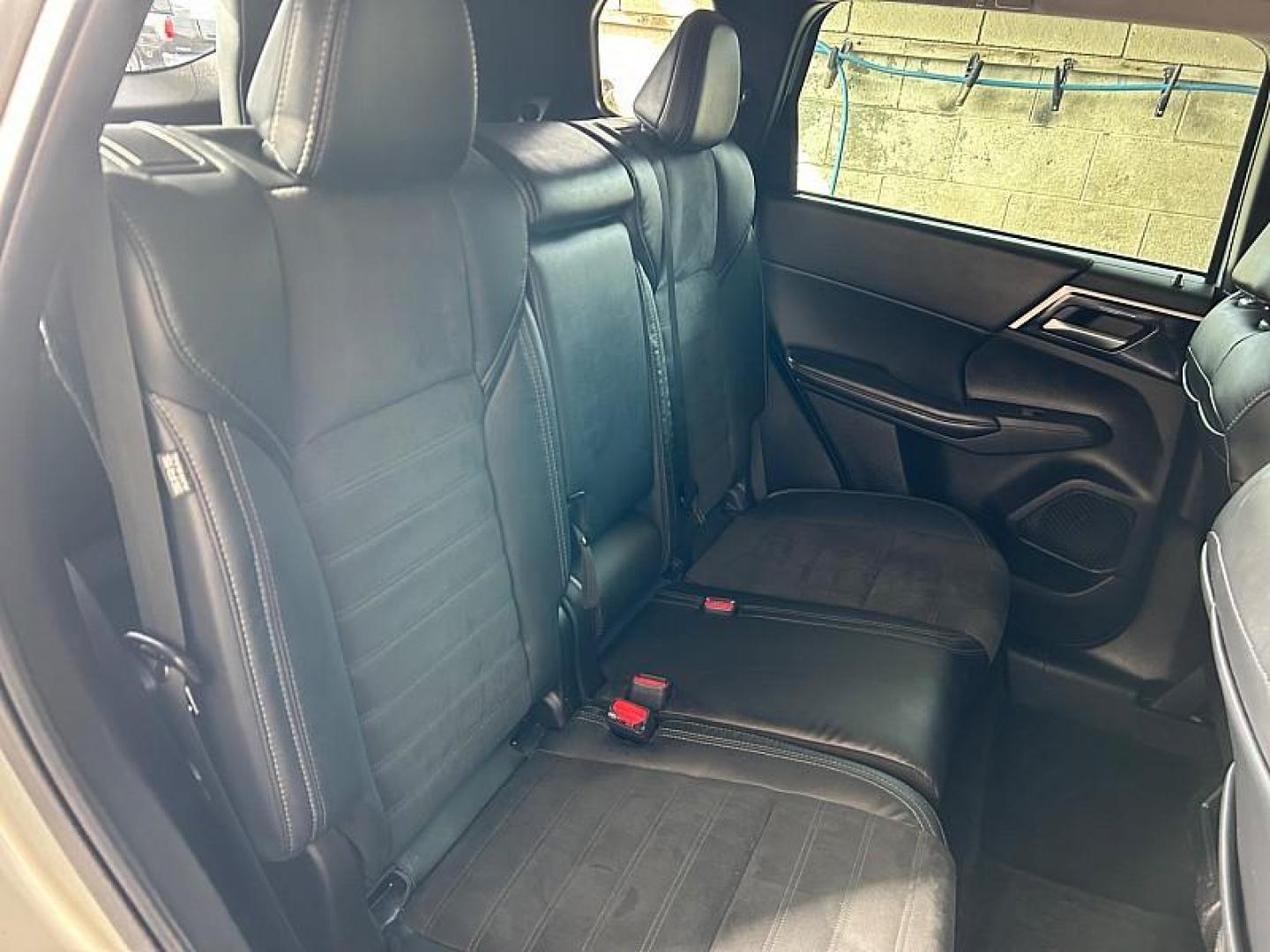 2022 SILVER Mitsubishi Outlander (JA4J3UA87NZ) with an 4-Cyl 2.5 Liter engine, Automatic CVT transmission, located at 412 Auto Vista Drive, Palmdale, 93551, (661) 945-0620, 34.592636, -118.136681 - Photo#12