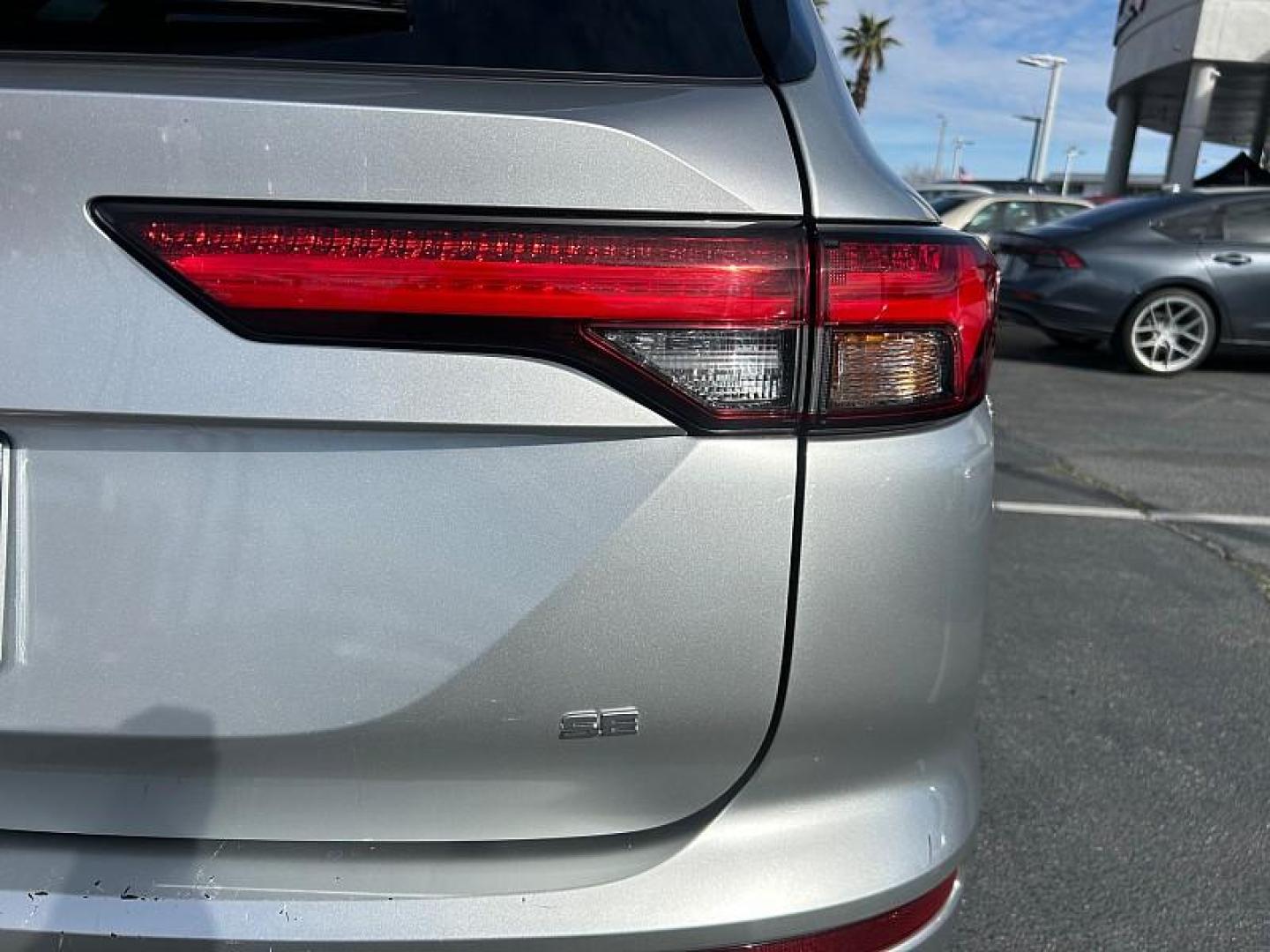 2022 SILVER Mitsubishi Outlander (JA4J3UA87NZ) with an 4-Cyl 2.5 Liter engine, Automatic CVT transmission, located at 412 Auto Vista Drive, Palmdale, 93551, (661) 945-0620, 34.592636, -118.136681 - Photo#34