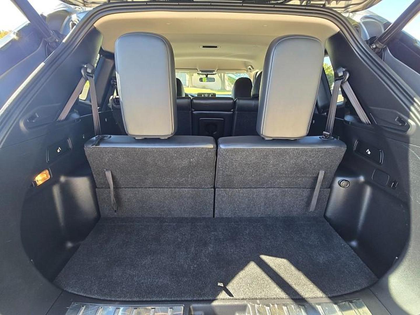 2022 SILVER Mitsubishi Outlander (JA4J4UA88NZ) with an 4-Cyl 2.5 Liter engine, Automatic CVT transmission, located at 246 E Walker St., Orland, 95963, (530) 865-5800, 39.747589, -122.178398 - Photo#16
