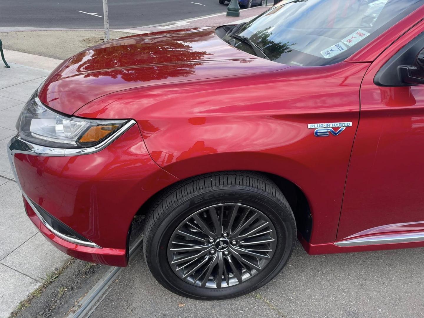 2022 Mitsubishi Outlander PHEV SEL (JA4J2VA76NZ) with an 2.0L L4 DOHC 16V HYBRID engine, 1A transmission, located at 744 E Miner Ave, Stockton, CA, 95202, (209) 944-5770, 37.956863, -121.282082 - PLUS TAXES AND FEES NO CHARGER AVAILABLE - Photo#4
