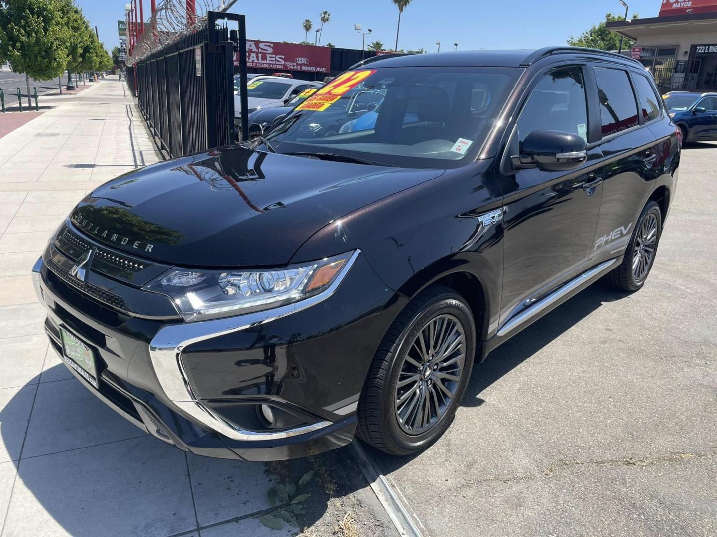 2022 Mitsubishi Outlander PHEV SEL (JA4J2VA72NZ) with an 2.0L L4 DOHC 16V HYBRID engine, 1A transmission, located at 744 E Miner Ave, Stockton, CA, 95202, (209) 944-5770, 37.956863, -121.282082 - PLUS TAXES AND FEES NO CHARGER AVAILABLE - Photo#3