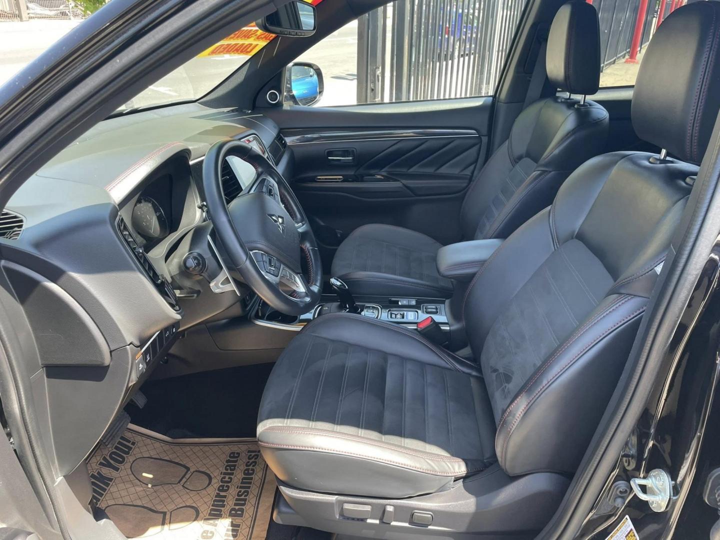 2022 Mitsubishi Outlander PHEV SEL (JA4J2VA72NZ) with an 2.0L L4 DOHC 16V HYBRID engine, 1A transmission, located at 744 E Miner Ave, Stockton, CA, 95202, (209) 944-5770, 37.956863, -121.282082 - PLUS TAXES AND FEES NO CHARGER AVAILABLE - Photo#6