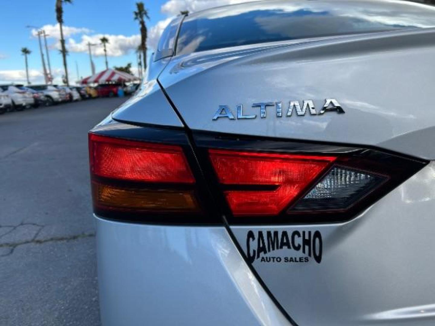 2022 SILVER Nissan Altima (1N4BL4DV0NN) with an 4-Cyl 2.5 Liter engine, Automatic Xtronic CVT transmission, located at 412 Auto Vista Drive, Palmdale, 93551, (661) 945-0620, 34.592636, -118.136681 - Photo#16