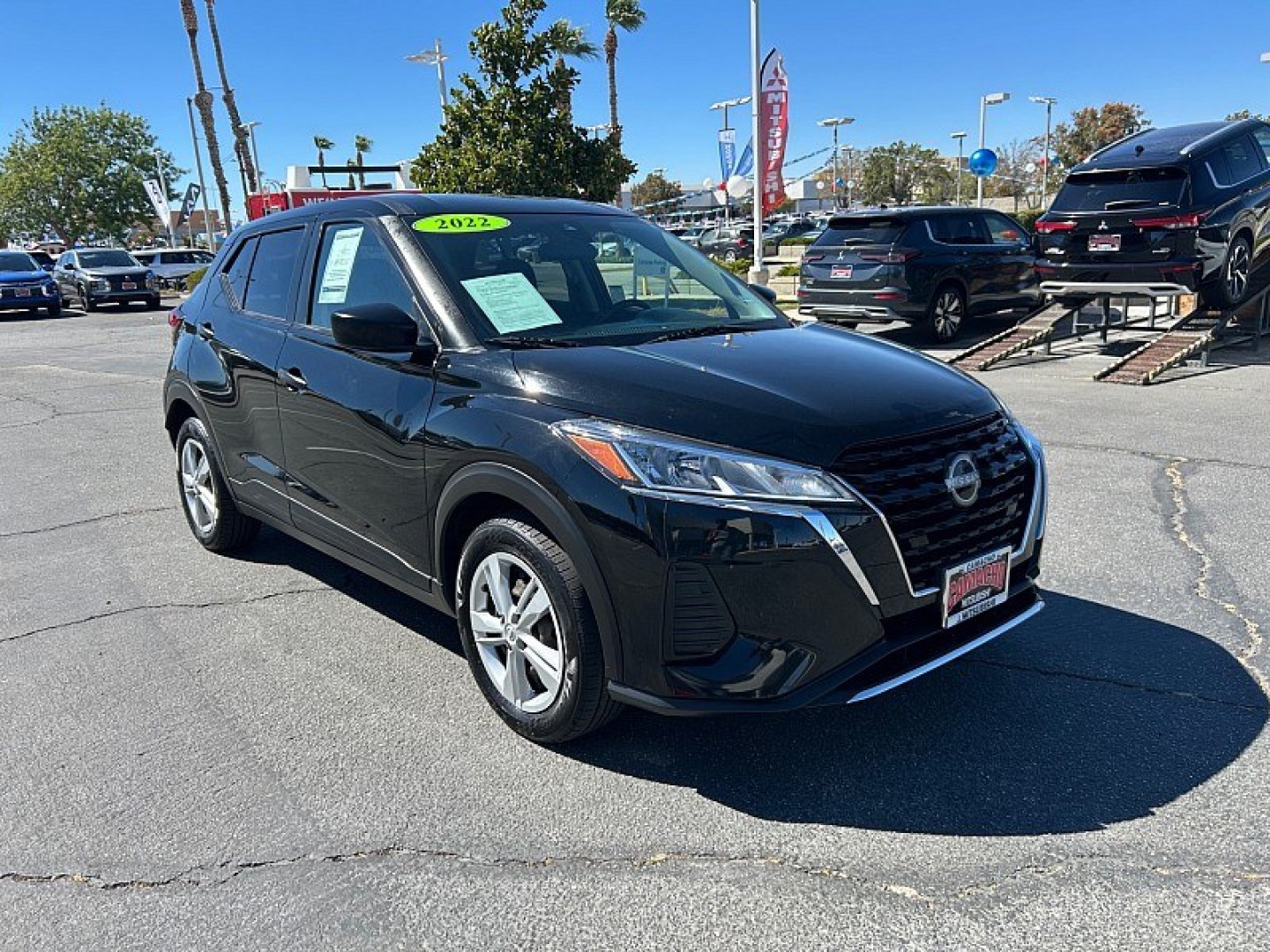 2022 Black Nissan Kicks (3N1CP5BV9NL) with an 4-Cyl 1.6 Liter engine, Automatic CVT w/Xtronic transmission, located at 412 Auto Vista Drive, Palmdale, 93551, (661) 945-0620, 34.592636, -118.136681- Photo#0