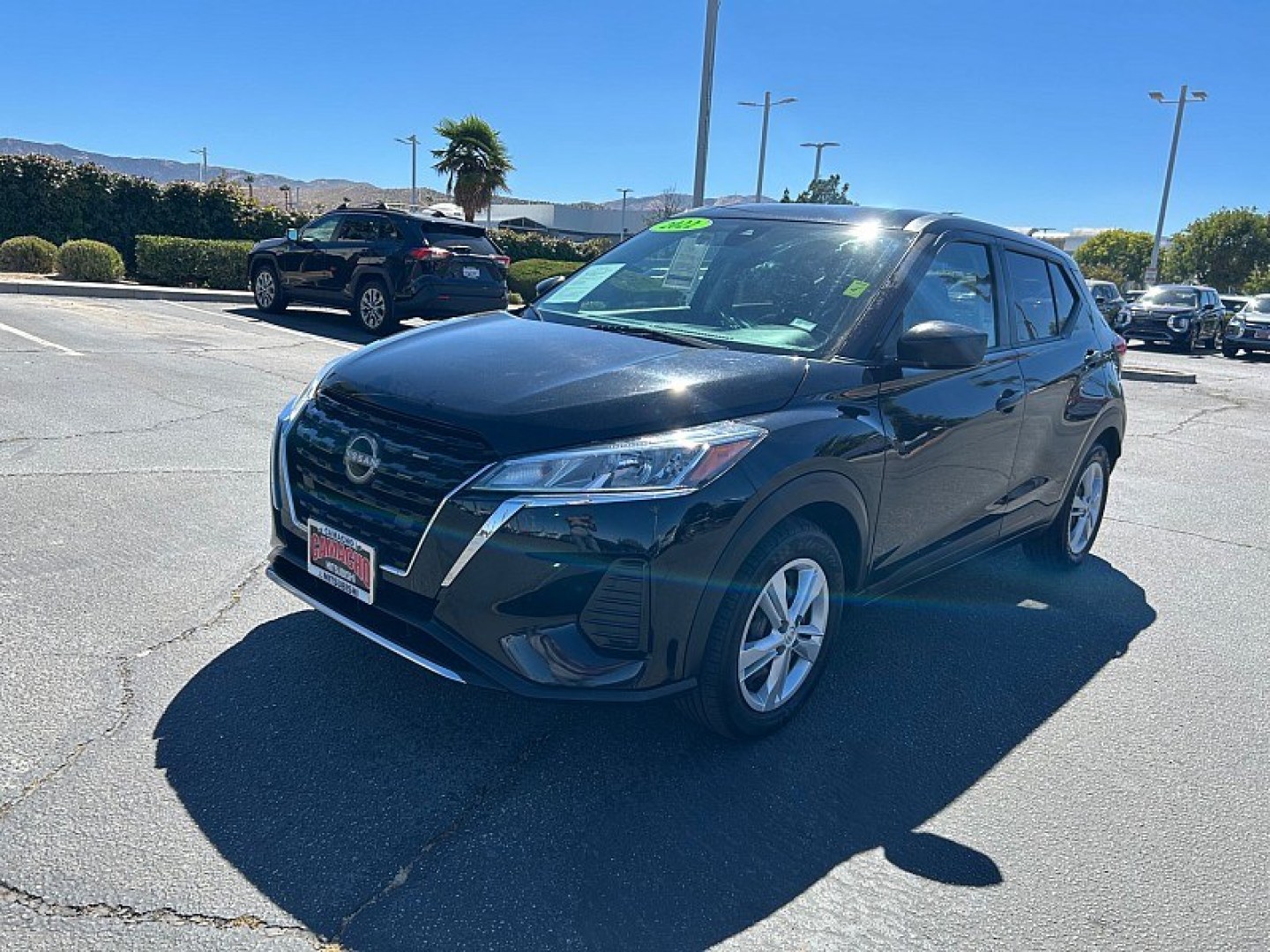 2022 Black Nissan Kicks (3N1CP5BV9NL) with an 4-Cyl 1.6 Liter engine, Automatic CVT w/Xtronic transmission, located at 412 Auto Vista Drive, Palmdale, 93551, (661) 945-0620, 34.592636, -118.136681- Photo#6
