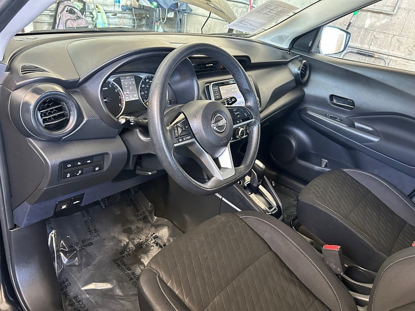 2022 Black Nissan Kicks (3N1CP5BV9NL) with an 4-Cyl 1.6 Liter engine, Automatic CVT w/Xtronic transmission, located at 412 Auto Vista Drive, Palmdale, 93551, (661) 945-0620, 34.592636, -118.136681- Photo#17
