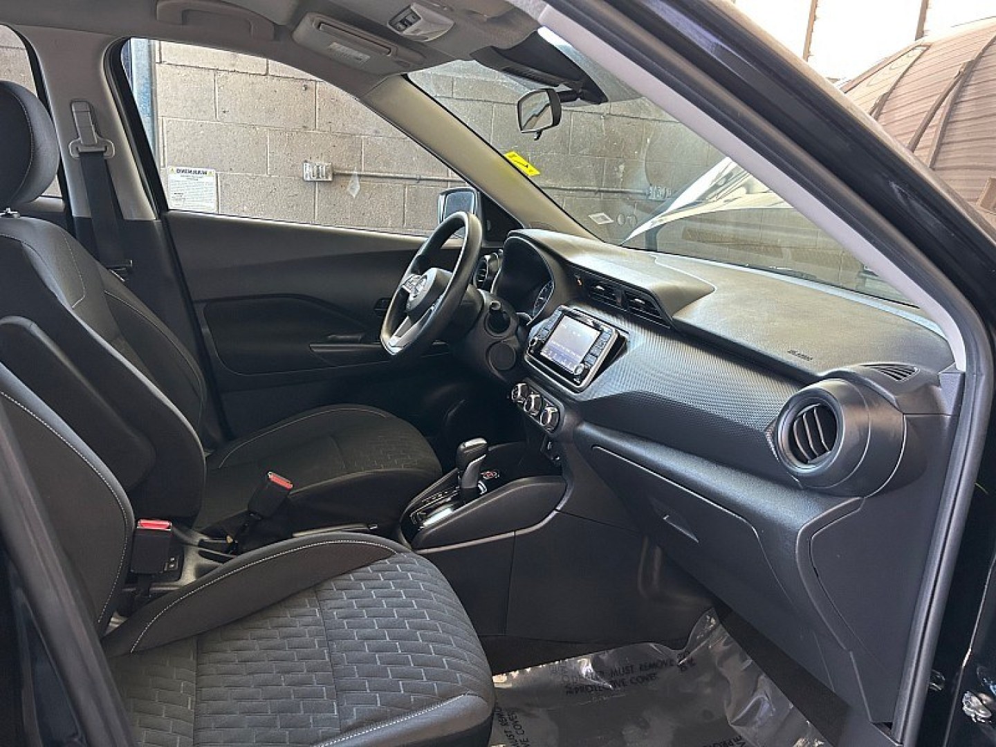 2022 Black Nissan Kicks (3N1CP5BV9NL) with an 4-Cyl 1.6 Liter engine, Automatic CVT w/Xtronic transmission, located at 412 Auto Vista Drive, Palmdale, 93551, (661) 945-0620, 34.592636, -118.136681- Photo#27