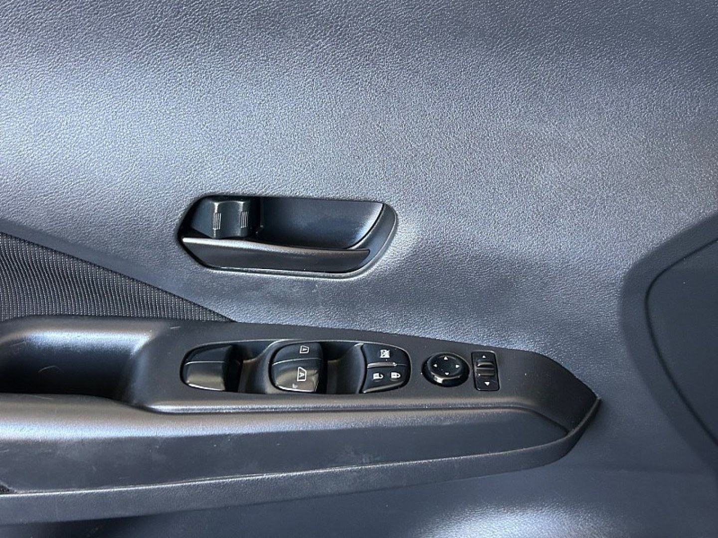 2022 Black Nissan Kicks (3N1CP5BV9NL) with an 4-Cyl 1.6 Liter engine, Automatic CVT w/Xtronic transmission, located at 412 Auto Vista Drive, Palmdale, 93551, (661) 945-0620, 34.592636, -118.136681- Photo#28