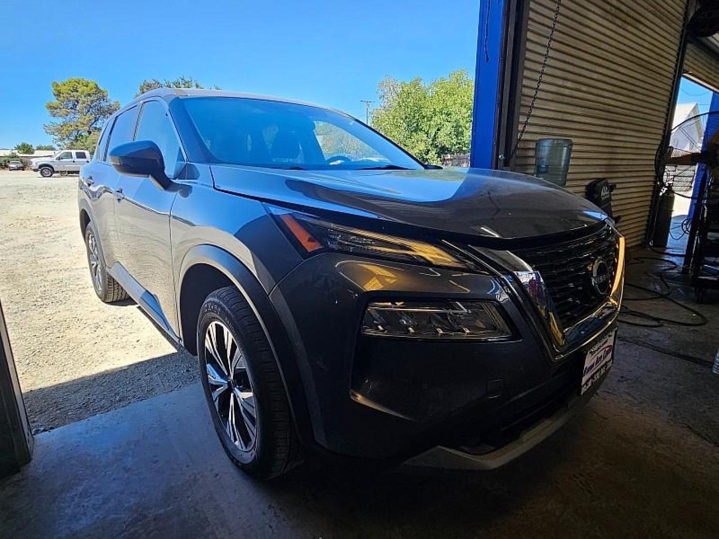 2022 GRAY Nissan Rogue (5N1BT3BBXNC) with an 3-Cyl Turbo 1.5 Liter engine, Automatic CVT w/Xtronic transmission, located at 246 E Walker St., Orland, 95963, (530) 865-5800, 39.747589, -122.178398 - Photo#0