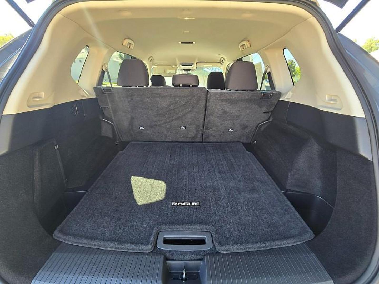 2022 GRAY Nissan Rogue (5N1BT3BBXNC) with an 3-Cyl Turbo 1.5 Liter engine, Automatic CVT w/Xtronic transmission, located at 246 E Walker St., Orland, 95963, (530) 865-5800, 39.747589, -122.178398 - Photo#16