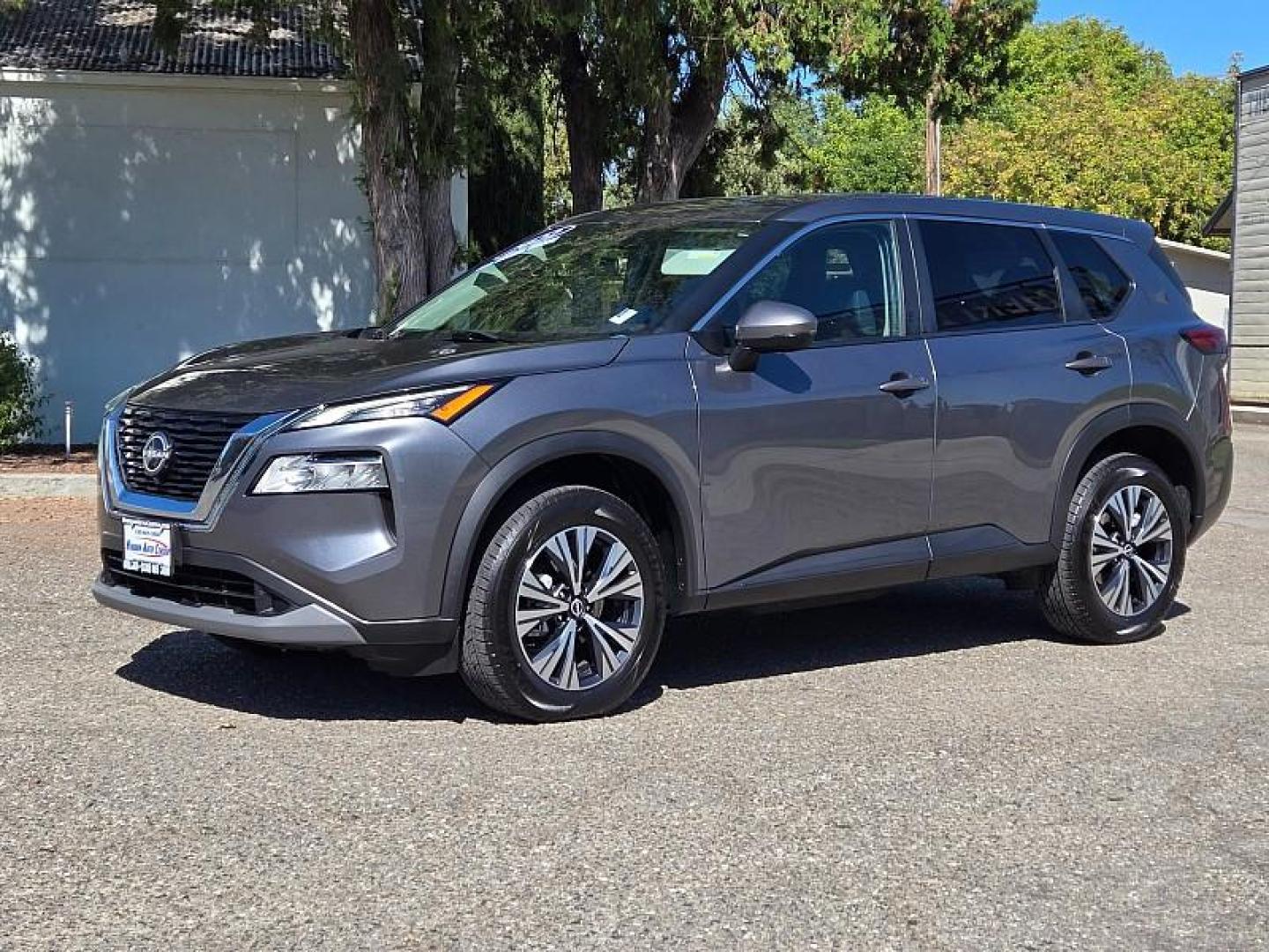 2022 GRAY Nissan Rogue (5N1BT3BBXNC) with an 3-Cyl Turbo 1.5 Liter engine, Automatic CVT w/Xtronic transmission, located at 246 E Walker St., Orland, 95963, (530) 865-5800, 39.747589, -122.178398 - Photo#4