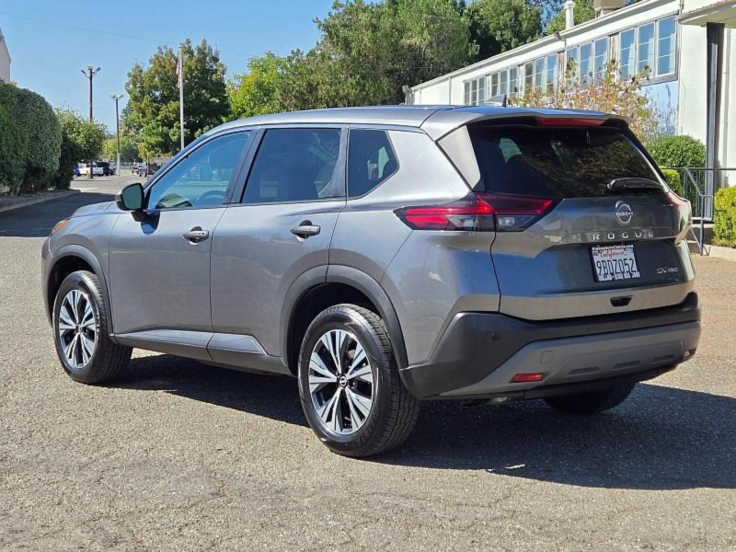 2022 GRAY Nissan Rogue (5N1BT3BBXNC) with an 3-Cyl Turbo 1.5 Liter engine, Automatic CVT w/Xtronic transmission, located at 246 E Walker St., Orland, 95963, (530) 865-5800, 39.747589, -122.178398 - Photo#6