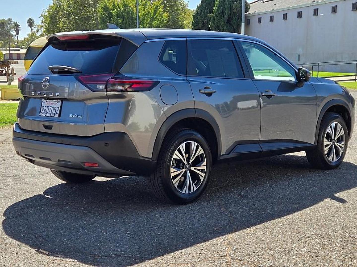 2022 GRAY Nissan Rogue (5N1BT3BBXNC) with an 3-Cyl Turbo 1.5 Liter engine, Automatic CVT w/Xtronic transmission, located at 246 E Walker St., Orland, 95963, (530) 865-5800, 39.747589, -122.178398 - Photo#8