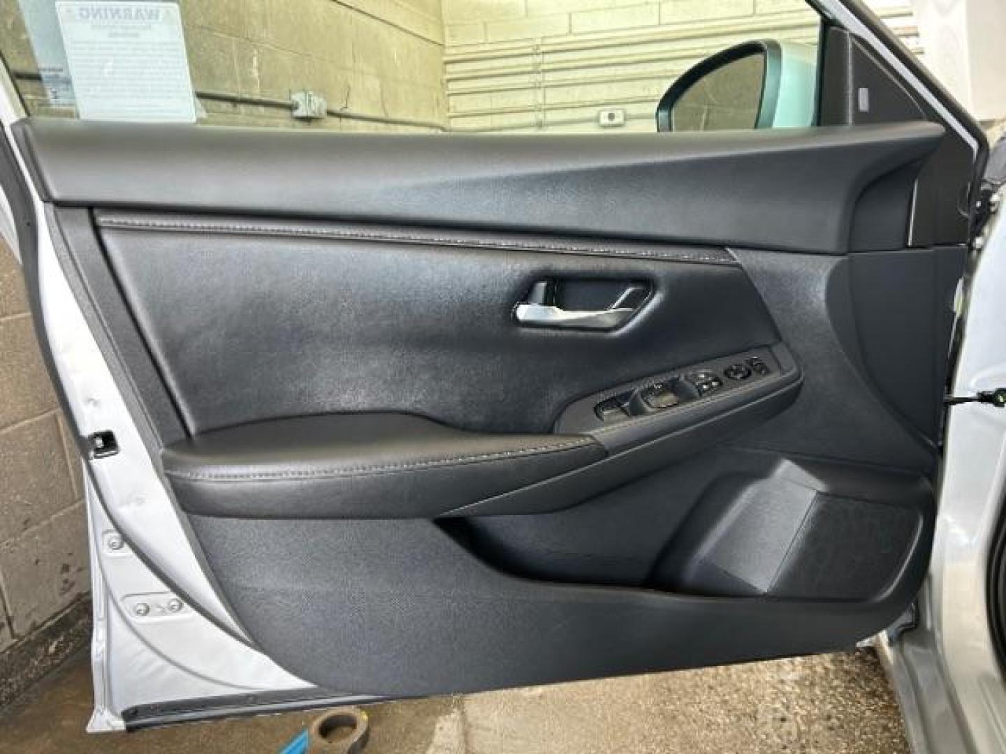 2022 SILVER Nissan Sentra (3N1AB8CV5NY) with an 4-Cyl 2.0 Liter engine, Automatic CVT w/Xtronic transmission, located at 412 Auto Vista Drive, Palmdale, 93551, (661) 945-0620, 34.592636, -118.136681 - Photo#17