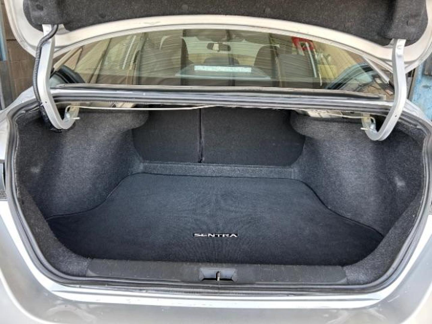 2022 SILVER Nissan Sentra (3N1AB8CV5NY) with an 4-Cyl 2.0 Liter engine, Automatic CVT w/Xtronic transmission, located at 412 Auto Vista Drive, Palmdale, 93551, (661) 945-0620, 34.592636, -118.136681 - Photo#28