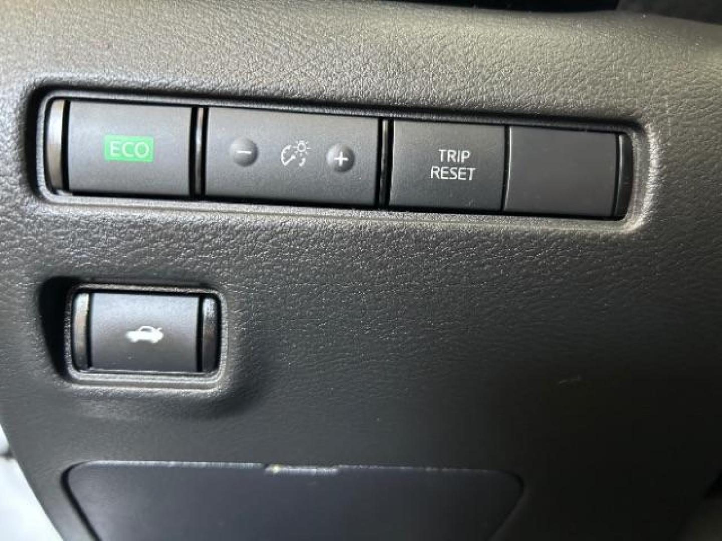 2022 SILVER Nissan Sentra (3N1AB8CV5NY) with an 4-Cyl 2.0 Liter engine, Automatic CVT w/Xtronic transmission, located at 412 Auto Vista Drive, Palmdale, 93551, (661) 945-0620, 34.592636, -118.136681 - Photo#31