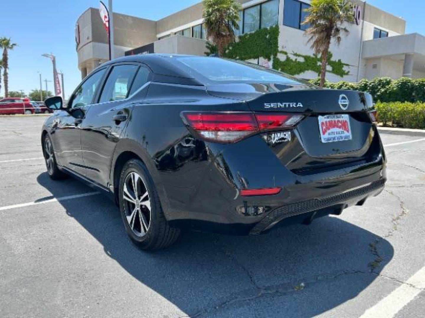 2022 BLACK Nissan Sentra (3N1AB8CV9NY) with an 4-Cyl 2.0 Liter engine, Automatic CVT w/Xtronic transmission, located at 412 Auto Vista Drive, Palmdale, 93551, (661) 945-0620, 34.592636, -118.136681 - Photo#4