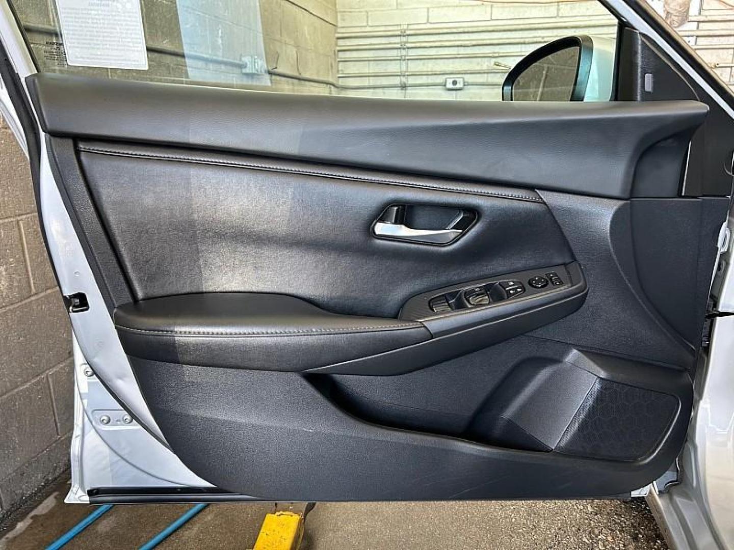 2022 SILVER Nissan Sentra (3N1AB8CV0NY) with an 4-Cyl 2.0 Liter engine, Automatic CVT w/Xtronic transmission, located at 412 Auto Vista Drive, Palmdale, 93551, (661) 945-0620, 34.592636, -118.136681 - Photo#15