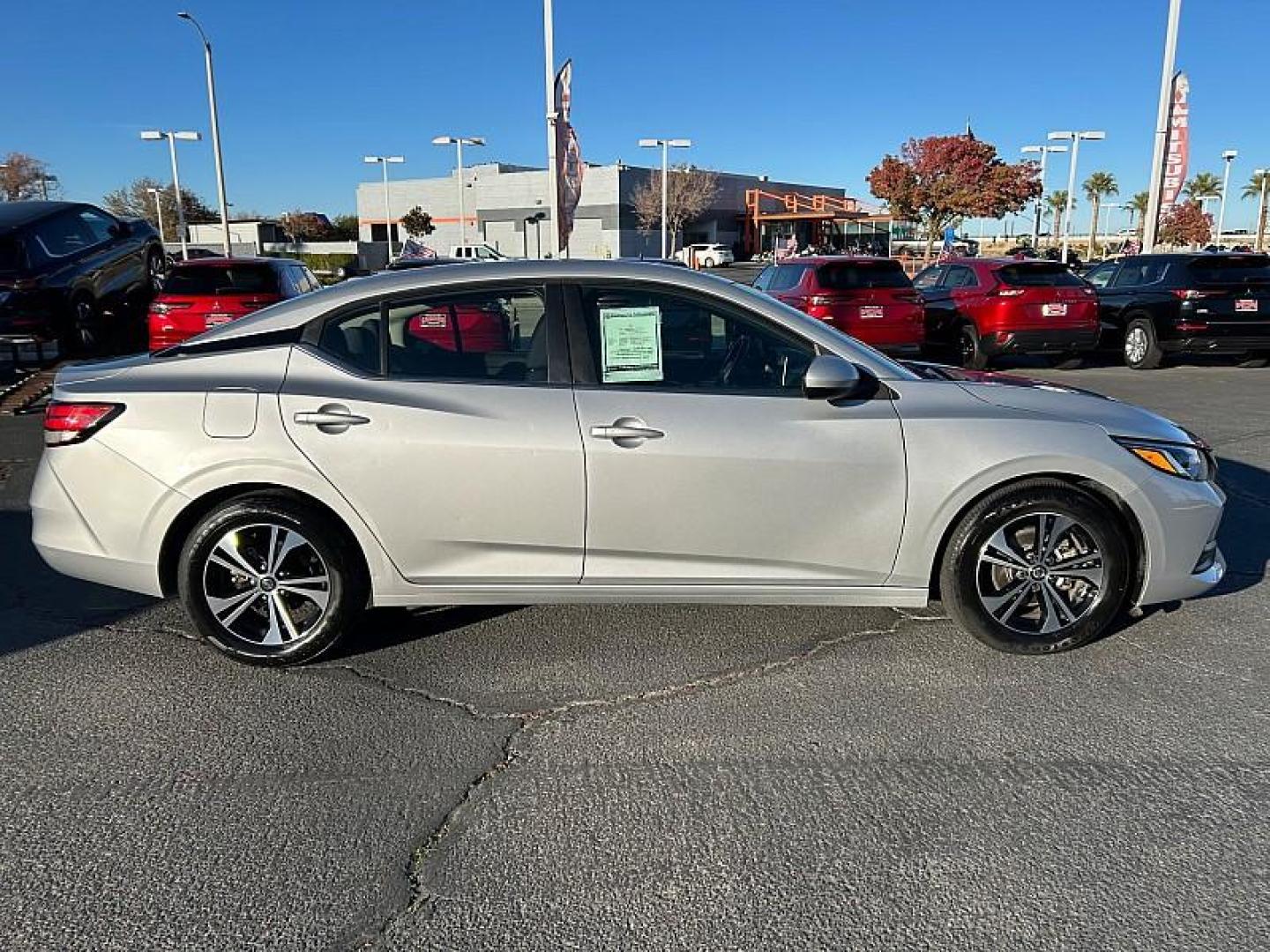 2022 SILVER Nissan Sentra (3N1AB8CVXNY) with an 4-Cyl 2.0 Liter engine, Automatic CVT w/Xtronic transmission, located at 412 Auto Vista Drive, Palmdale, 93551, (661) 945-0620, 34.592636, -118.136681- Photo#4