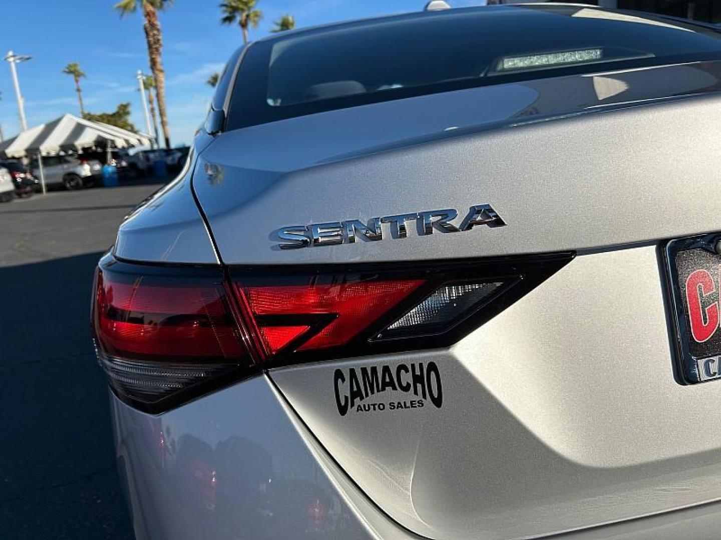 2022 SILVER Nissan Sentra (3N1AB8CVXNY) with an 4-Cyl 2.0 Liter engine, Automatic CVT w/Xtronic transmission, located at 412 Auto Vista Drive, Palmdale, 93551, (661) 945-0620, 34.592636, -118.136681- Photo#12