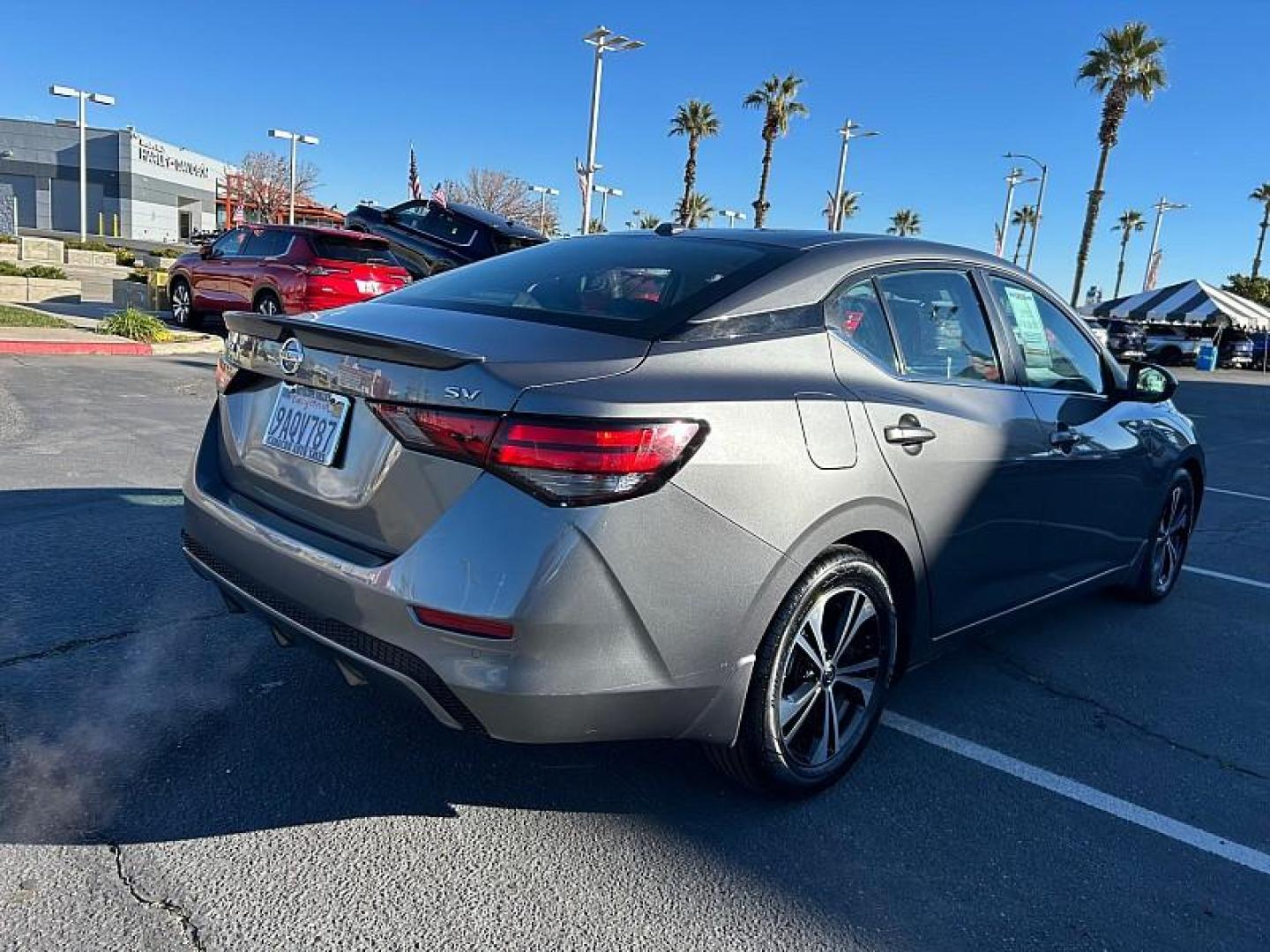 2022 GRAY Nissan Sentra (3N1AB8CV4NY) with an 4-Cyl 2.0 Liter engine, Automatic CVT w/Xtronic transmission, located at 412 Auto Vista Drive, Palmdale, 93551, (661) 945-0620, 34.592636, -118.136681 - Photo#4