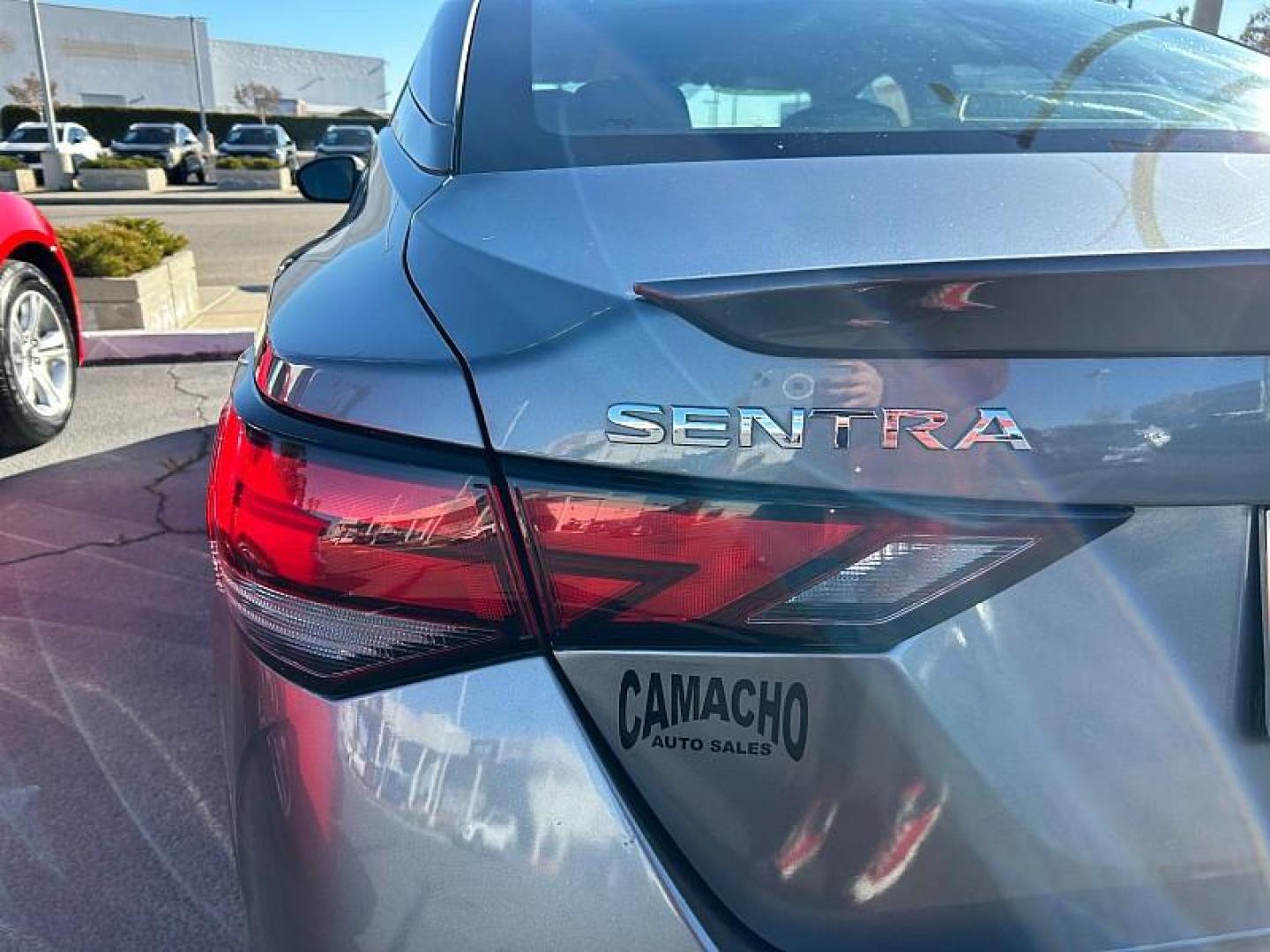 2022 GRAY Nissan Sentra (3N1AB8CV4NY) with an 4-Cyl 2.0 Liter engine, Automatic CVT w/Xtronic transmission, located at 412 Auto Vista Drive, Palmdale, 93551, (661) 945-0620, 34.592636, -118.136681 - Photo#11