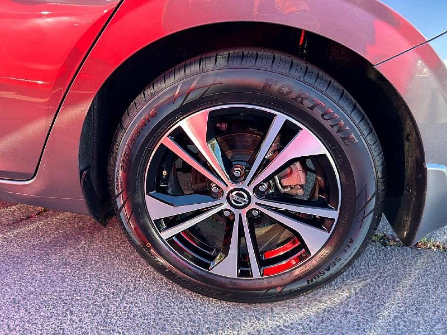 2022 GRAY Nissan Sentra (3N1AB8CV4NY) with an 4-Cyl 2.0 Liter engine, Automatic CVT w/Xtronic transmission, located at 412 Auto Vista Drive, Palmdale, 93551, (661) 945-0620, 34.592636, -118.136681 - Photo#13