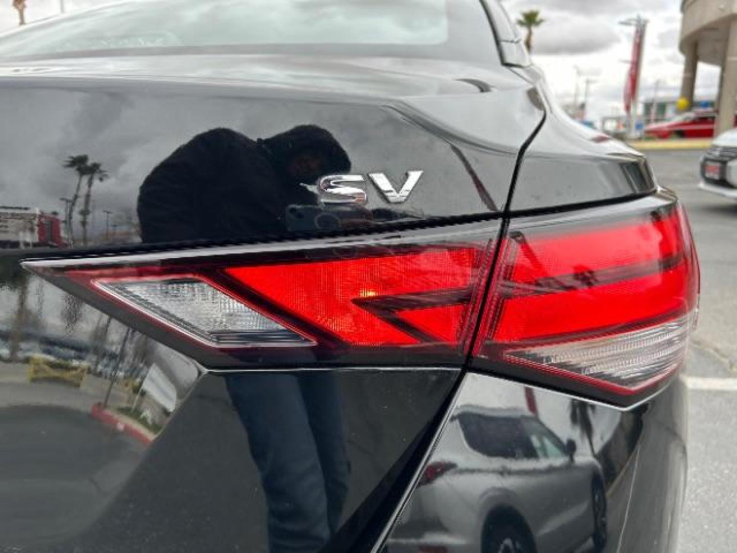 2022 BLACK Nissan Sentra (3N1AB8CV1NY) with an 4-Cyl 2.0 Liter engine, Automatic CVT w/Xtronic transmission, located at 412 Auto Vista Drive, Palmdale, 93551, (661) 945-0620, 34.592636, -118.136681 - Photo#15