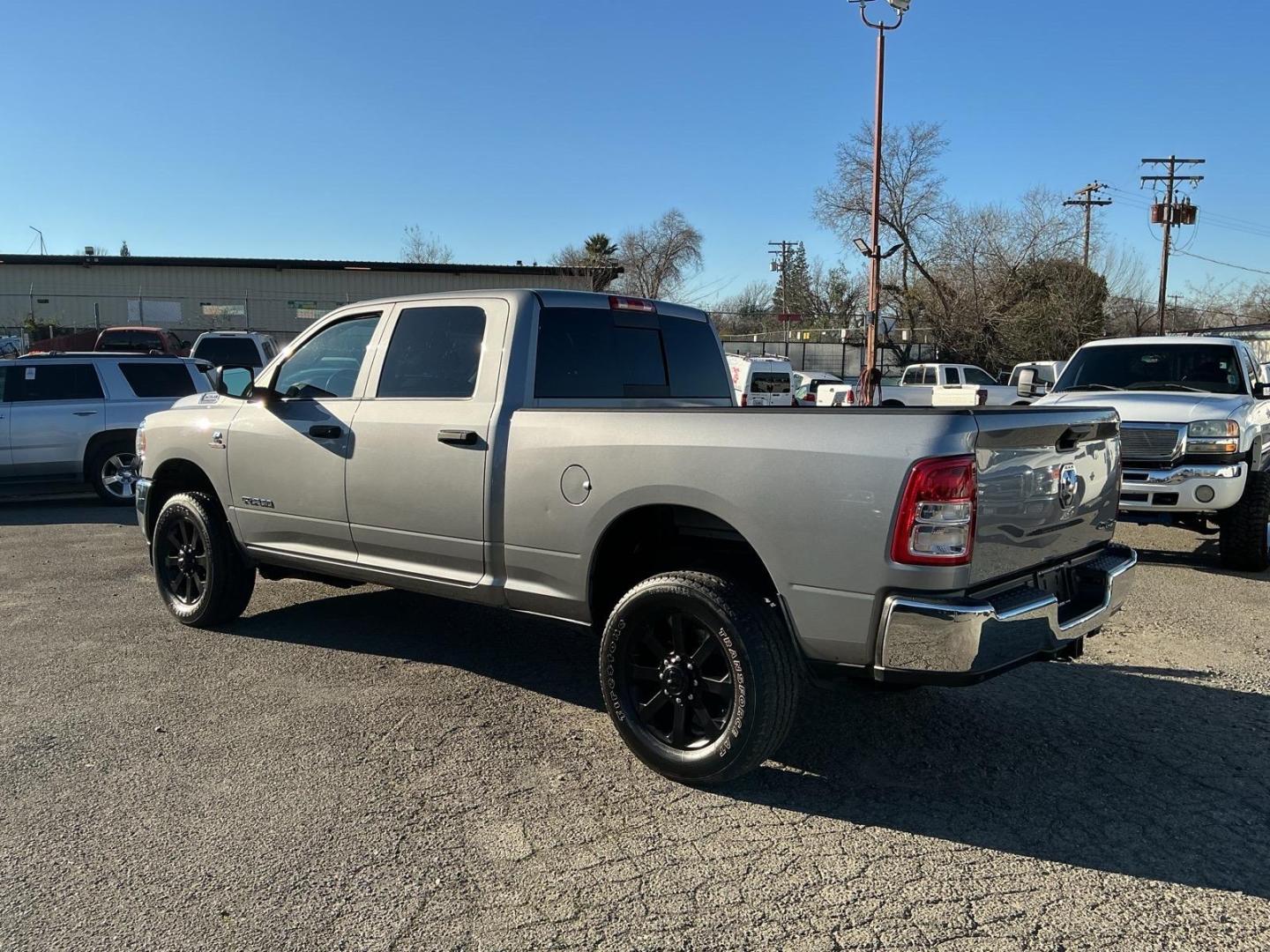 2022 Billet Silver Metallic Clear Coat RAM 2500 Tradesman (3C6UR5CL9NG) with an 6.7L Cummins 6.7L Diesel Turbo I6 370hp 850ft. lbs. Common Rail Direct Injection engine, 6-Speed Shiftable Automatic transmission, located at 800 Riverside Ave, Roseville, CA, 95678, 916-773-4549 & Toll Free: 866-719-4393, 38.732265, -121.291039 - CUMMINS DIESEL CREW CAB 4X4 TRADESMAN CLEAN CARFAX - Photo#2