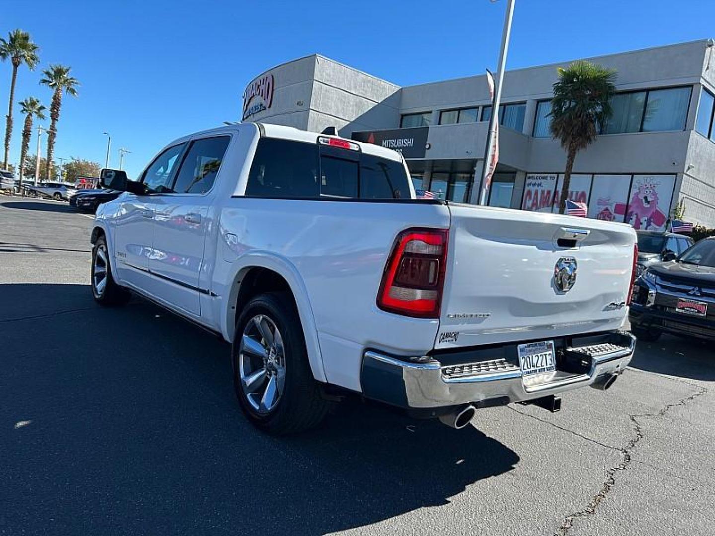 2022 WHITE Ram 1500 4WD (1C6SRFHT1NN) with an V8 HEMI 5.7 Liter engine, Automatic 8-Spd transmission, located at 412 Auto Vista Drive, Palmdale, 93551, (661) 945-0620, 34.592636, -118.136681 - Photo#7