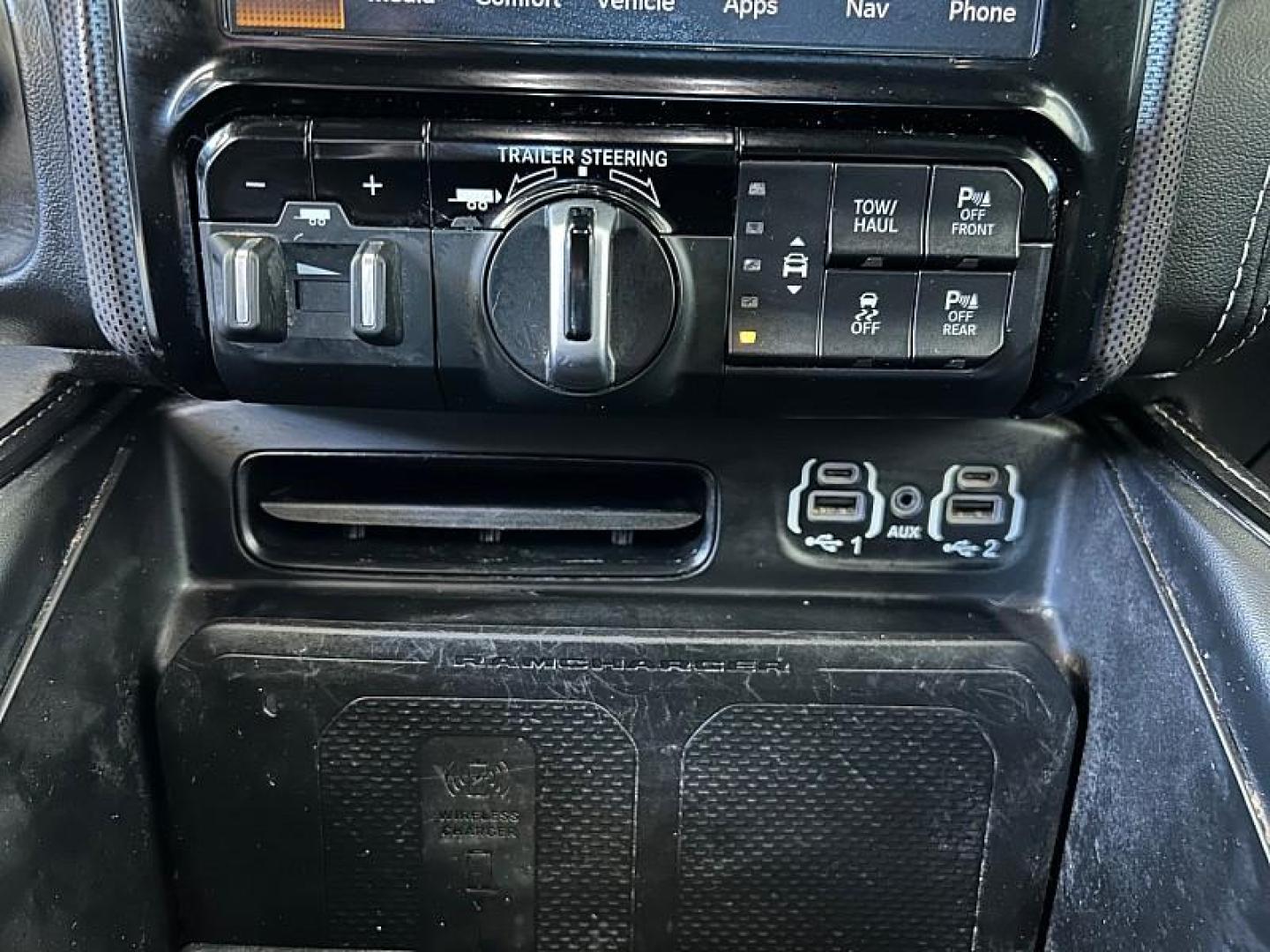 2022 WHITE Ram 1500 4WD (1C6SRFHT1NN) with an V8 HEMI 5.7 Liter engine, Automatic 8-Spd transmission, located at 412 Auto Vista Drive, Palmdale, 93551, (661) 945-0620, 34.592636, -118.136681 - Photo#26