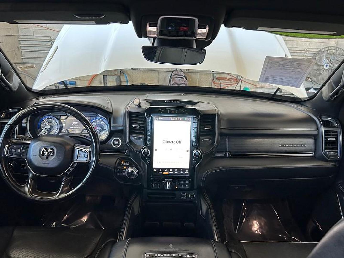 2022 WHITE Ram 1500 4WD (1C6SRFHT1NN) with an V8 HEMI 5.7 Liter engine, Automatic 8-Spd transmission, located at 412 Auto Vista Drive, Palmdale, 93551, (661) 945-0620, 34.592636, -118.136681 - Photo#27