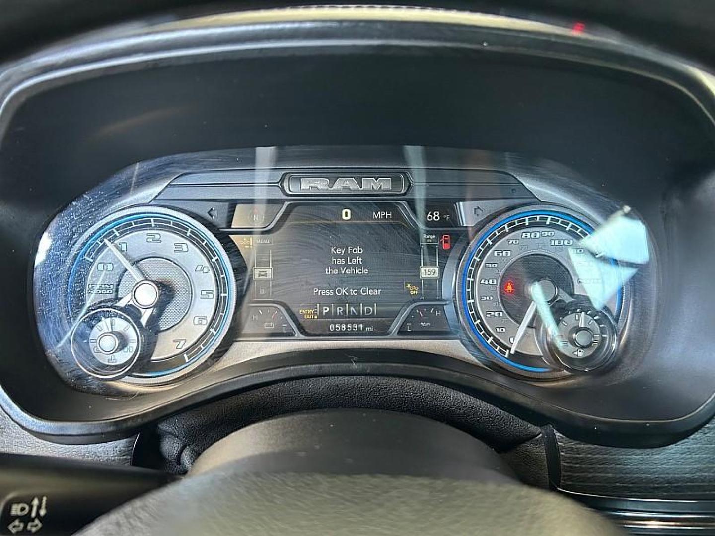 2022 WHITE Ram 1500 4WD (1C6SRFHT1NN) with an V8 HEMI 5.7 Liter engine, Automatic 8-Spd transmission, located at 412 Auto Vista Drive, Palmdale, 93551, (661) 945-0620, 34.592636, -118.136681 - Photo#21