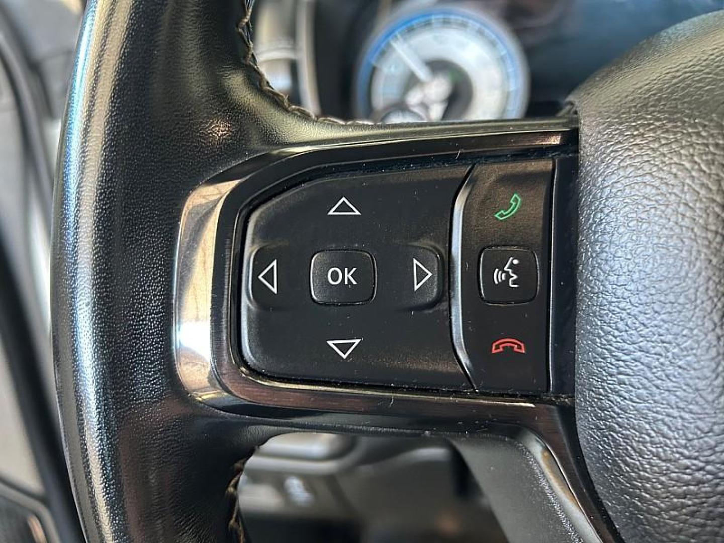 2022 WHITE Ram 1500 4WD (1C6SRFHT1NN) with an V8 HEMI 5.7 Liter engine, Automatic 8-Spd transmission, located at 412 Auto Vista Drive, Palmdale, 93551, (661) 945-0620, 34.592636, -118.136681 - Photo#22