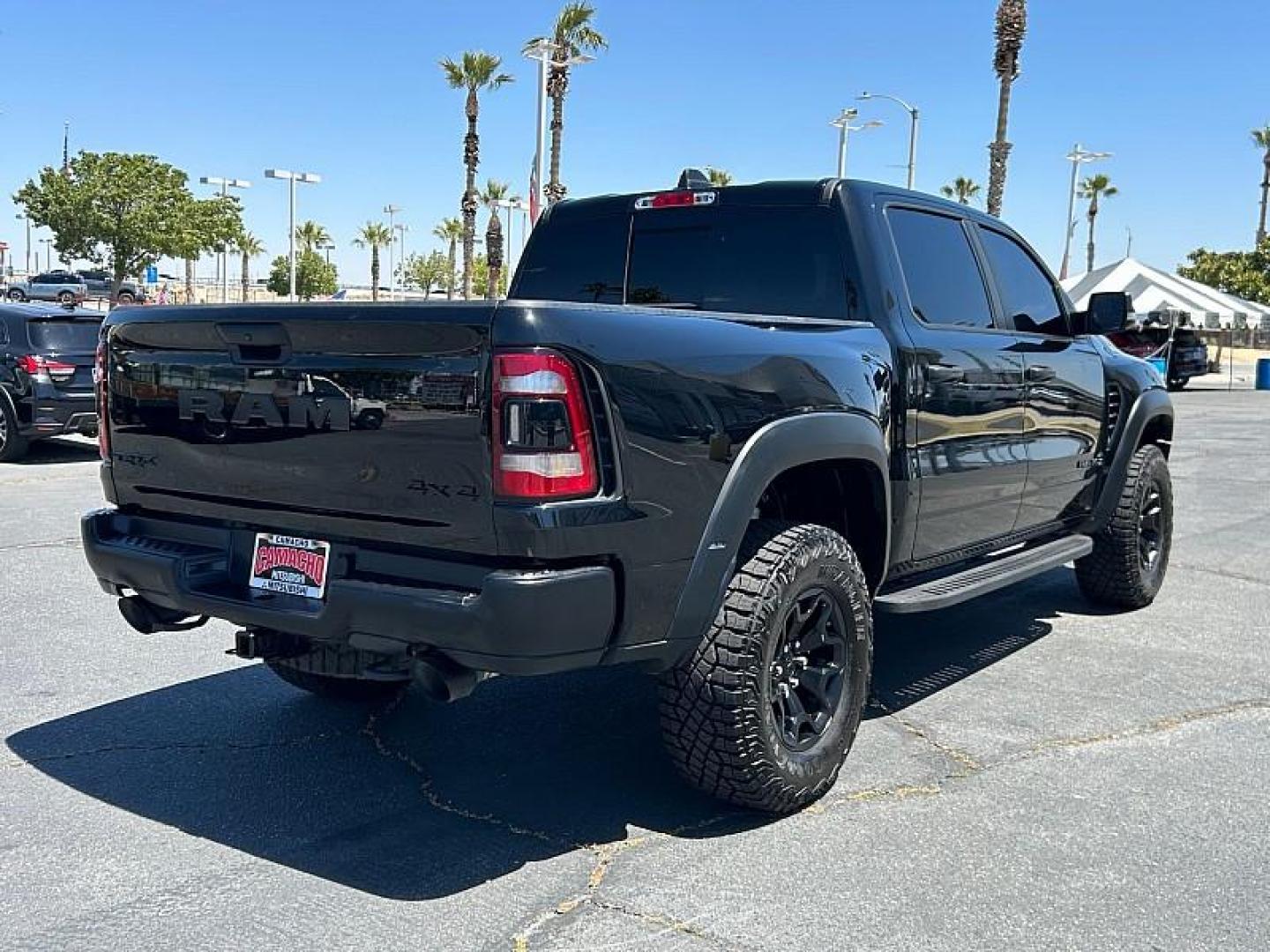 2022 BLACK Ram 1500 4WD (1C6SRFU91NN) with an V8 HEMI 6.2 Liter engine, Automatic 8-Spd transmission, located at 412 Auto Vista Drive, Palmdale, 93551, (661) 945-0620, 34.592636, -118.136681 - Photo#4