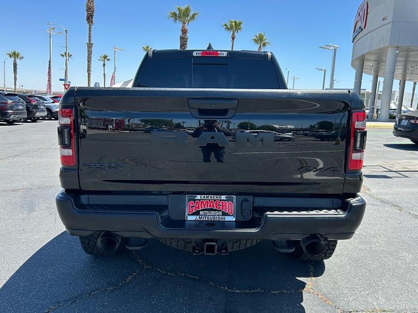 2022 BLACK Ram 1500 4WD (1C6SRFU91NN) with an V8 HEMI 6.2 Liter engine, Automatic 8-Spd transmission, located at 412 Auto Vista Drive, Palmdale, 93551, (661) 945-0620, 34.592636, -118.136681 - Photo#5