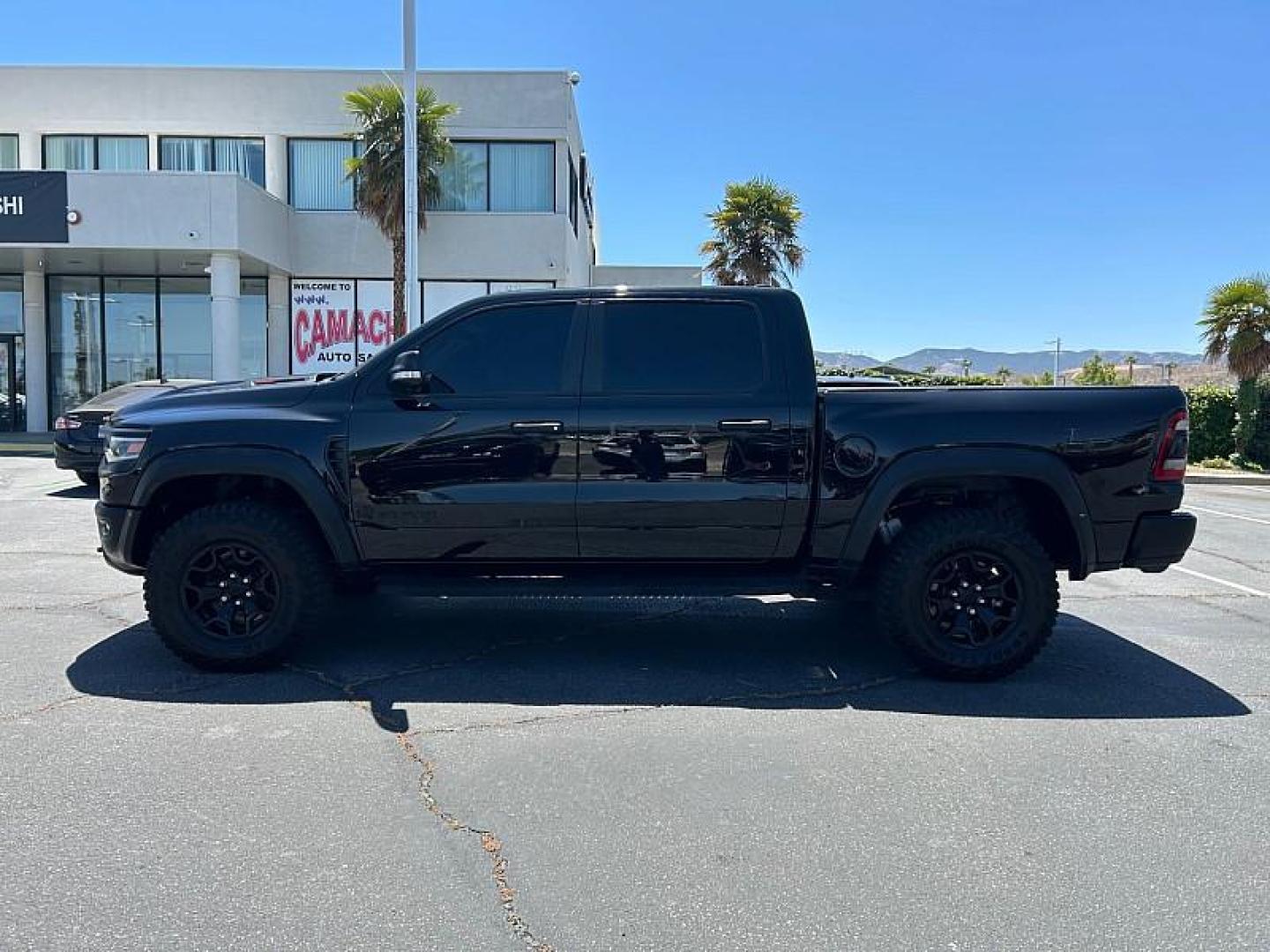 2022 BLACK Ram 1500 4WD (1C6SRFU91NN) with an V8 HEMI 6.2 Liter engine, Automatic 8-Spd transmission, located at 412 Auto Vista Drive, Palmdale, 93551, (661) 945-0620, 34.592636, -118.136681 - Photo#7