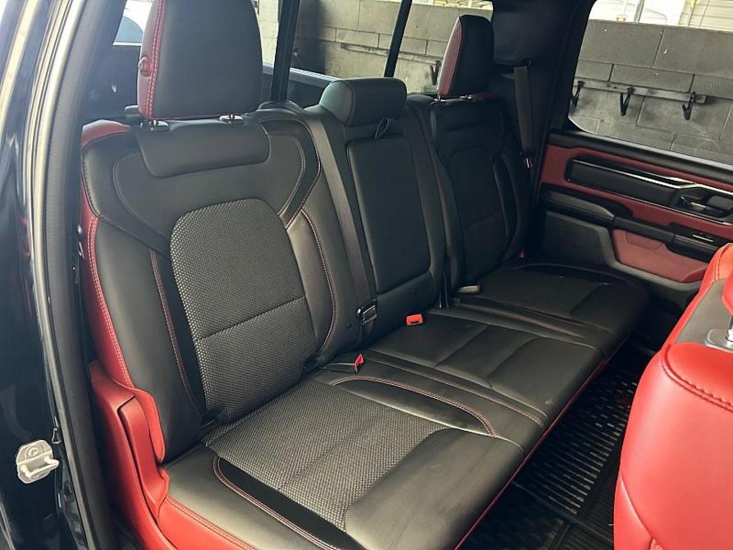 2022 BLACK Ram 1500 4WD (1C6SRFU91NN) with an V8 HEMI 6.2 Liter engine, Automatic 8-Spd transmission, located at 412 Auto Vista Drive, Palmdale, 93551, (661) 945-0620, 34.592636, -118.136681 - Photo#27