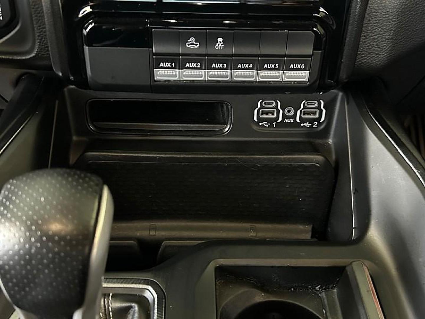 2022 BLACK Ram 1500 4WD (1C6SRFU91NN) with an V8 HEMI 6.2 Liter engine, Automatic 8-Spd transmission, located at 412 Auto Vista Drive, Palmdale, 93551, (661) 945-0620, 34.592636, -118.136681 - Photo#30