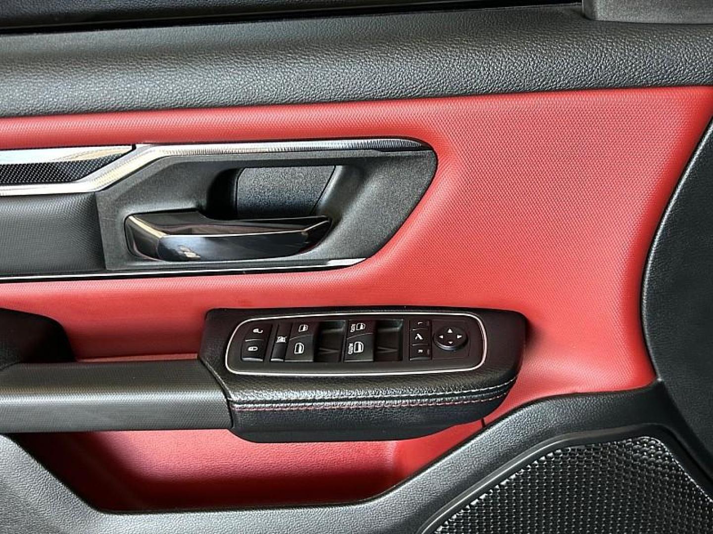 2022 BLACK Ram 1500 4WD (1C6SRFU91NN) with an V8 HEMI 6.2 Liter engine, Automatic 8-Spd transmission, located at 412 Auto Vista Drive, Palmdale, 93551, (661) 945-0620, 34.592636, -118.136681 - Photo#31
