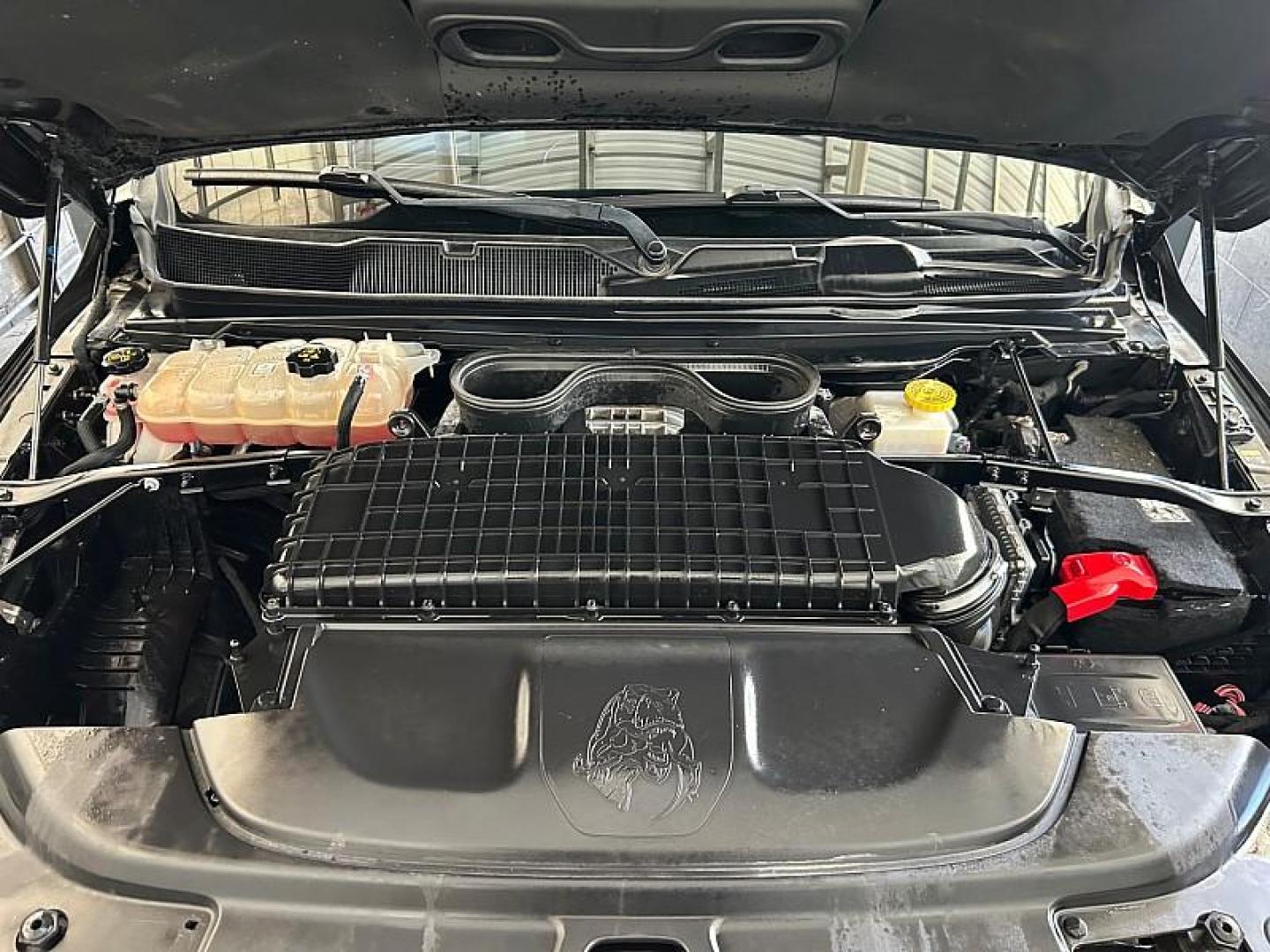 2022 BLACK Ram 1500 4WD (1C6SRFU91NN) with an V8 HEMI 6.2 Liter engine, Automatic 8-Spd transmission, located at 412 Auto Vista Drive, Palmdale, 93551, (661) 945-0620, 34.592636, -118.136681 - Photo#33